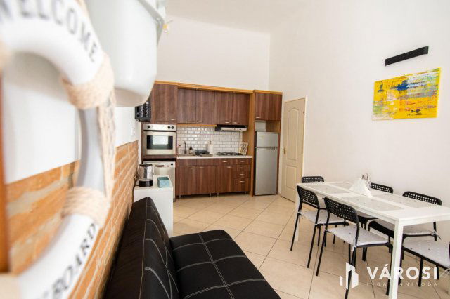 Kiadó téglalakás, albérlet, Szegeden 290 E Ft / hó, 3 szobás