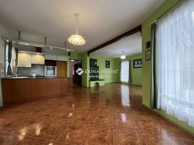 Eladó családi ház, Zircen 78 M Ft, 3 szobás