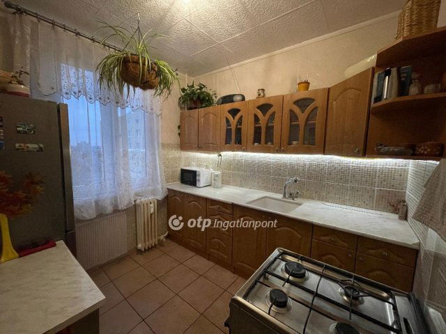 Eladó panellakás, Nyíregyházán 48.9 M Ft, 3 szobás