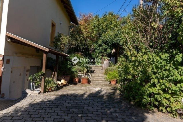Eladó családi ház, Szentendrén 165 M Ft, 5 szobás