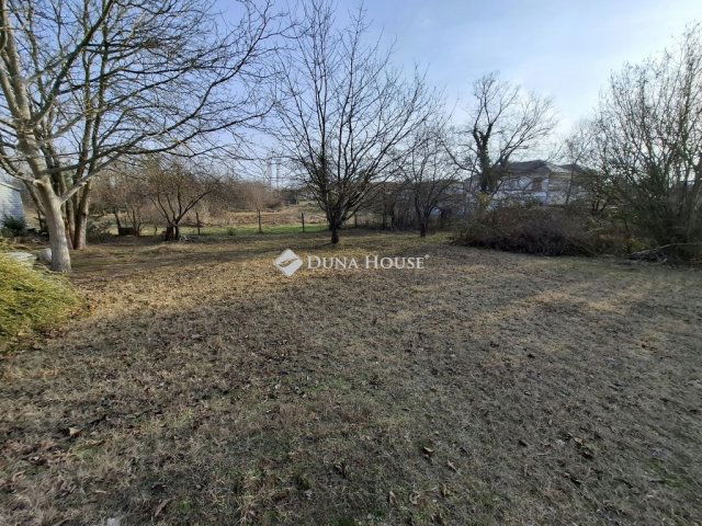 Eladó telek, Budapesten, XVI. kerületben 110 M Ft