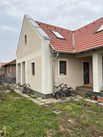 Eladó családi ház, Felsőörsön 119.75 M Ft, 1+1 szobás