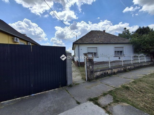 Eladó családi ház, Tápiószecsőn 45 M Ft, 3 szobás