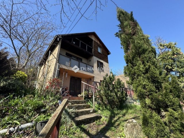 Eladó családi ház, Leányfaluban 70 M Ft, 4+1 szobás