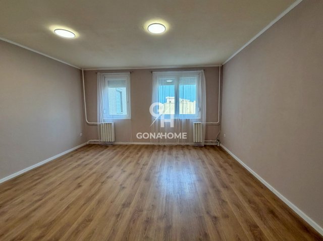 Eladó panellakás, Veszprémben 51.9 M Ft, 2 szobás