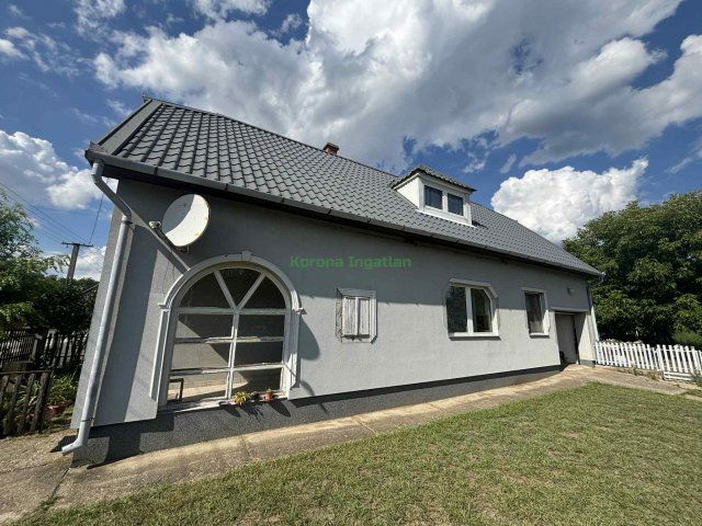 Eladó családi ház, Székelyen 35 M Ft, 3 szobás
