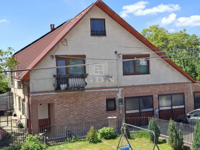 Eladó családi ház, Érden 129 M Ft, 6 szobás