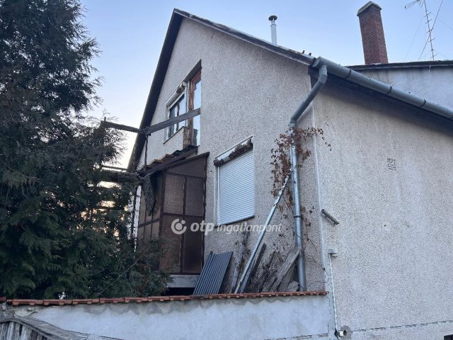 Eladó családi ház, Gödön 43 M Ft, 1 szobás