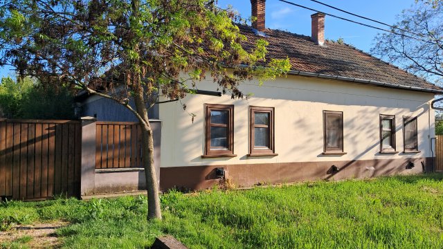 Eladó családi ház, Törökszentmiklóson 18.9 M Ft, 4 szobás