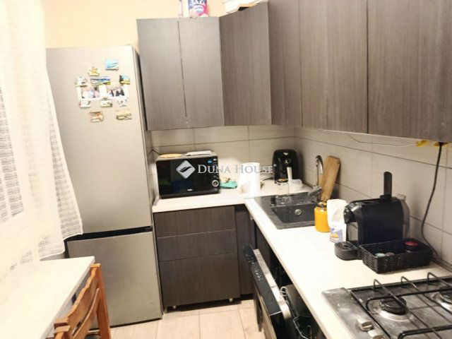 Eladó panellakás, Debrecenben 58.5 M Ft, 3 szobás