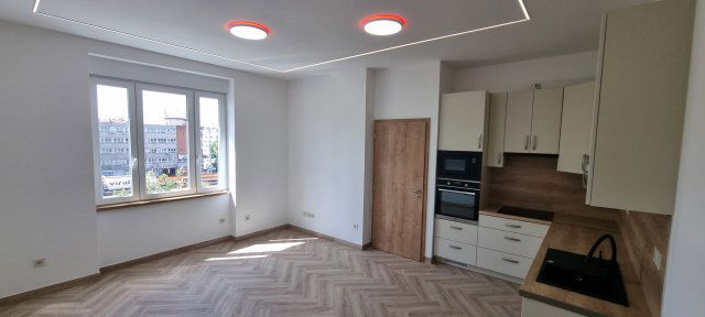 Eladó téglalakás, Budapesten, XI. kerületben 0.45 M Ft, 3 szobás