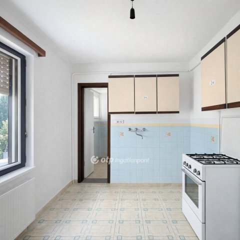 Eladó családi ház, Érden 59.9 M Ft, 2 szobás