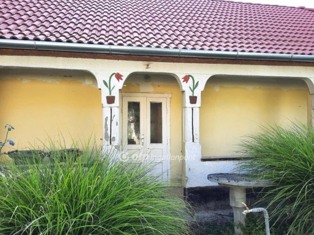 Eladó családi ház, Magyarkeszin 14.9 M Ft, 2 szobás