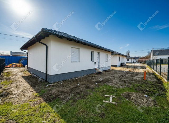 Eladó családi ház, Székesfehérvárott 109 M Ft, 4 szobás