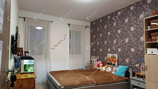 Eladó téglalakás, Győrött 134.5 M Ft, 4 szobás