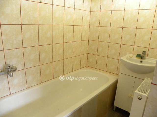 Eladó családi ház, Budapesten, XVI. kerületben 33.9 M Ft