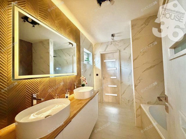 Eladó családi ház, Kecskeméten 149 M Ft, 4 szobás