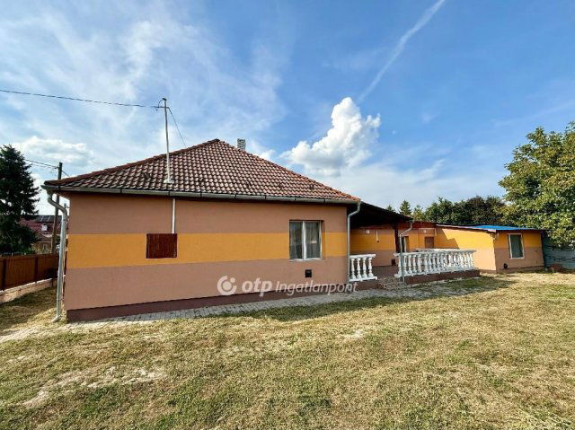 Eladó családi ház, Tiszaújvárosban 42.5 M Ft, 3+3 szobás