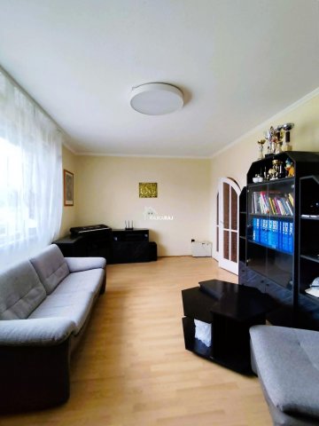 Eladó családi ház, Levélen 79.9 M Ft, 7 szobás