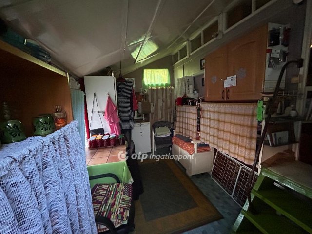 Eladó nyaraló, Dunaharasztin 55 M Ft, 1+2 szobás