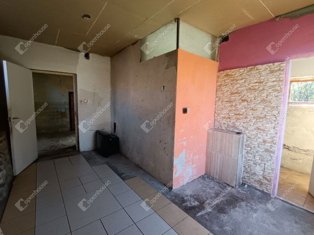 Eladó családi ház, Segesden 11.9 M Ft, 4 szobás