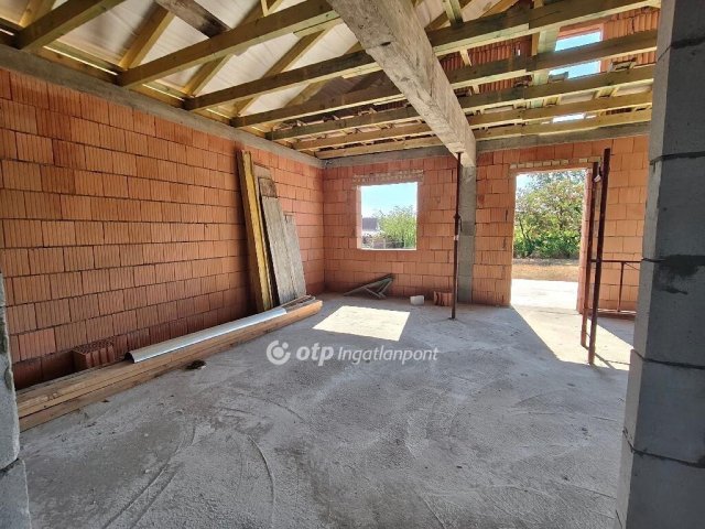 Eladó családi ház, Ráckeresztúron 86 M Ft, 4 szobás