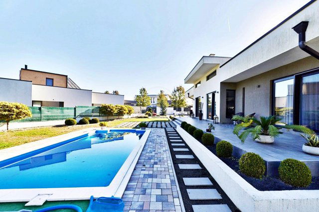 Eladó családi ház, Mogyoródon 349 M Ft, 4 szobás