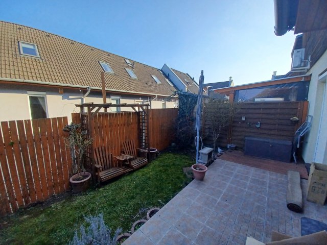 Eladó téglalakás, Győrött, Hóvirág utcában 64.9 M Ft