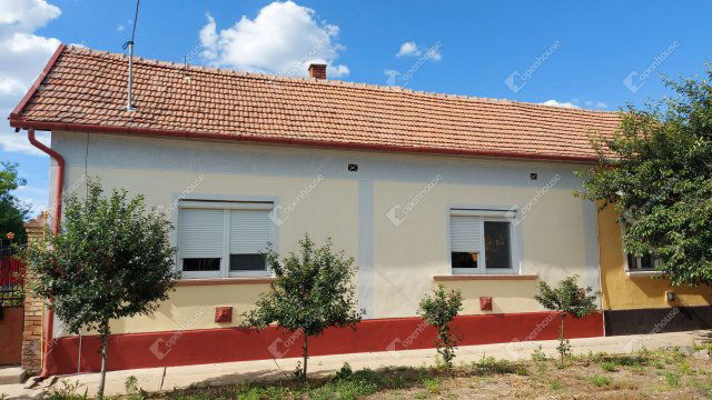 Eladó családi ház, Csanádapácán 15 M Ft, 2 szobás