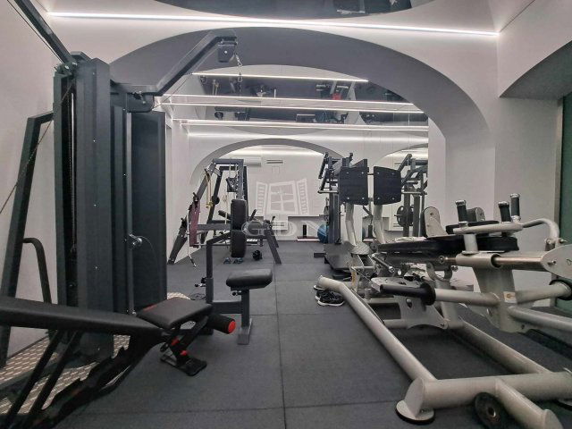 Eladó téglalakás, Szegeden 590 M Ft, 3 szobás