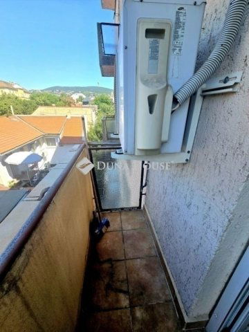 Eladó téglalakás, Pécsett 46.9 M Ft, 2 szobás