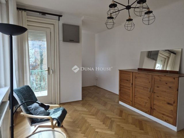 Eladó téglalakás, Budapesten, III. kerületben 140.5 M Ft