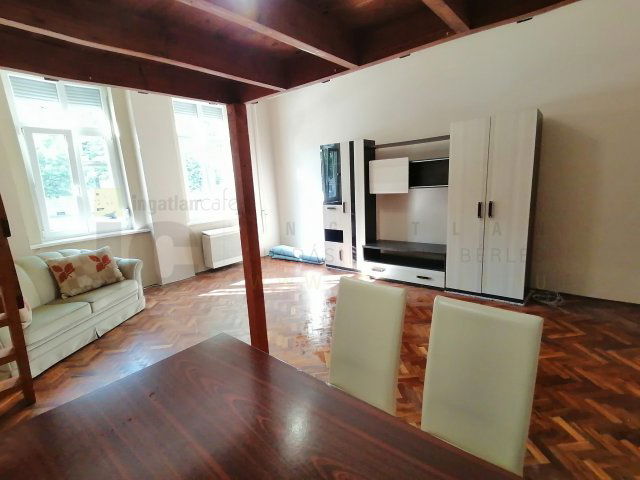 Kiadó téglalakás, albérlet, Szegeden, Londoni körúton