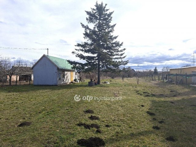 Eladó családi ház, Ráckeresztúron 25.9 M Ft, 1 szobás