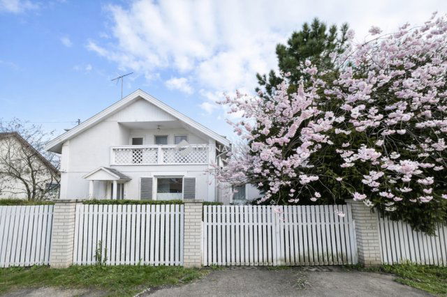 Eladó családi ház, Pomázon 144.9 M Ft, 5 szobás