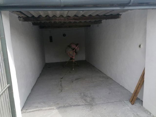Eladó garázs, Kaposváron, Zarany pusztán 5.6 M Ft, 1 szobás