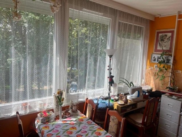 Eladó téglalakás, Egerben 40.5 M Ft, 1+2 szobás
