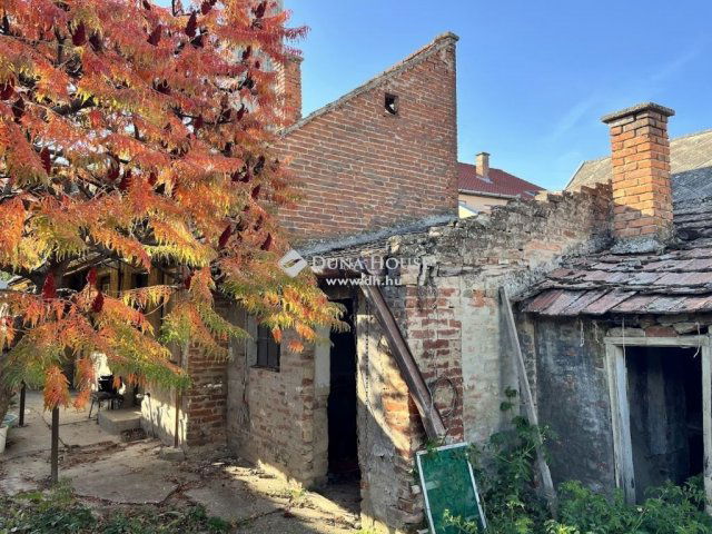 Eladó családi ház, Szigetváron 9.9 M Ft, 3+1 szobás