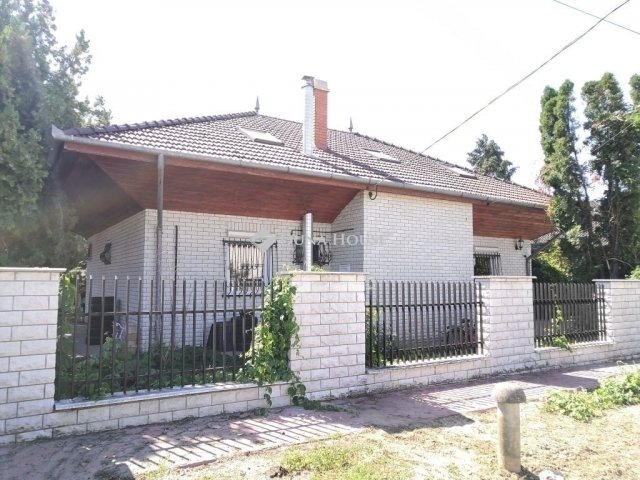 Eladó családi ház, Alsónémediben 119.9 M Ft, 6 szobás