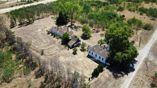 Eladó családi ház, Tabdin 95 M Ft, 45 szobás