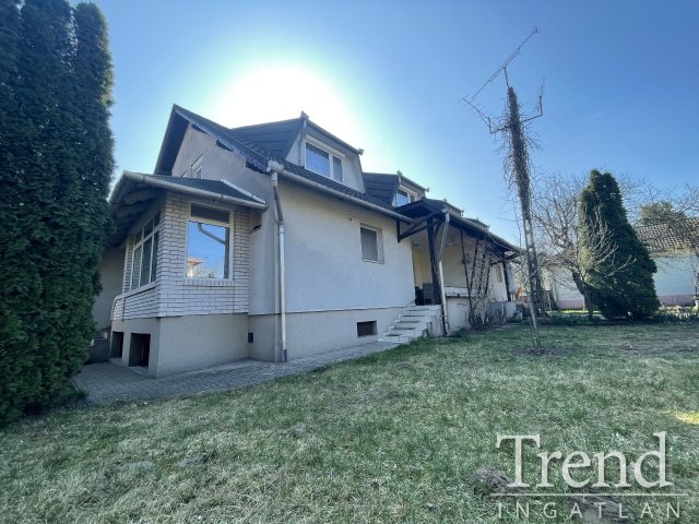 Eladó ikerház, Dunaújvárosban 89.9 M Ft, 4 szobás