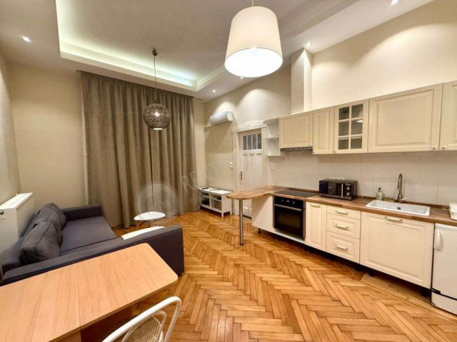 Kiadó téglalakás, albérlet, VIII. kerületben, Baross utcában