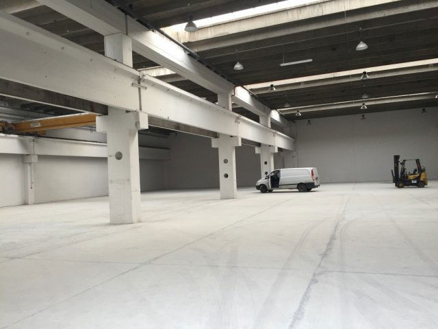 Kiadó ipari ingatlan, Kecskeméten 3575 E Ft / hó
