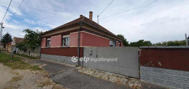 Eladó családi ház, Kertán 19.5 M Ft, 3 szobás