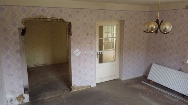 Eladó családi ház, Siklóson 28 M Ft, 3 szobás