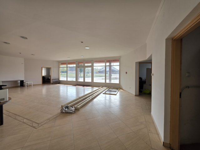 Eladó családi ház, Kulcson 280 M Ft, 50 szobás