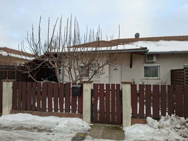 Eladó ikerház, Szigetszentmiklóson 89.9 M Ft, 4 szobás