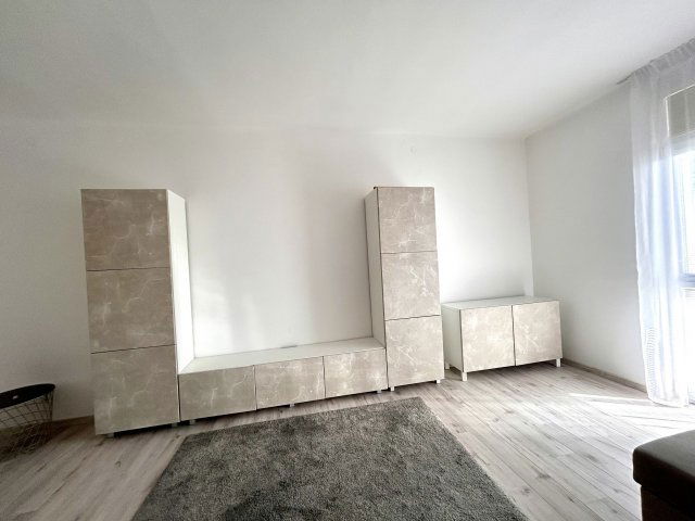 Kiadó téglalakás, albérlet, Komáromban 180 E Ft / hó, 2 szobás