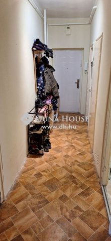 Eladó téglalakás, Pécsett 40.8 M Ft, 2 szobás