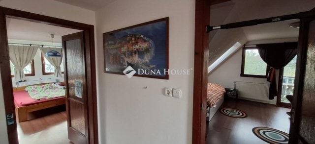 Eladó családi ház, Vecsésen 149.999 M Ft, 5 szobás